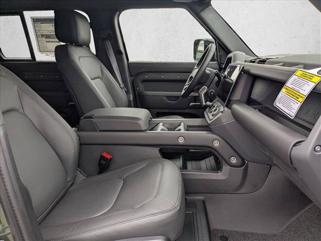 New 2026 Land Rover Defender 110 X-Dynamic SE AWD/4WD image 17