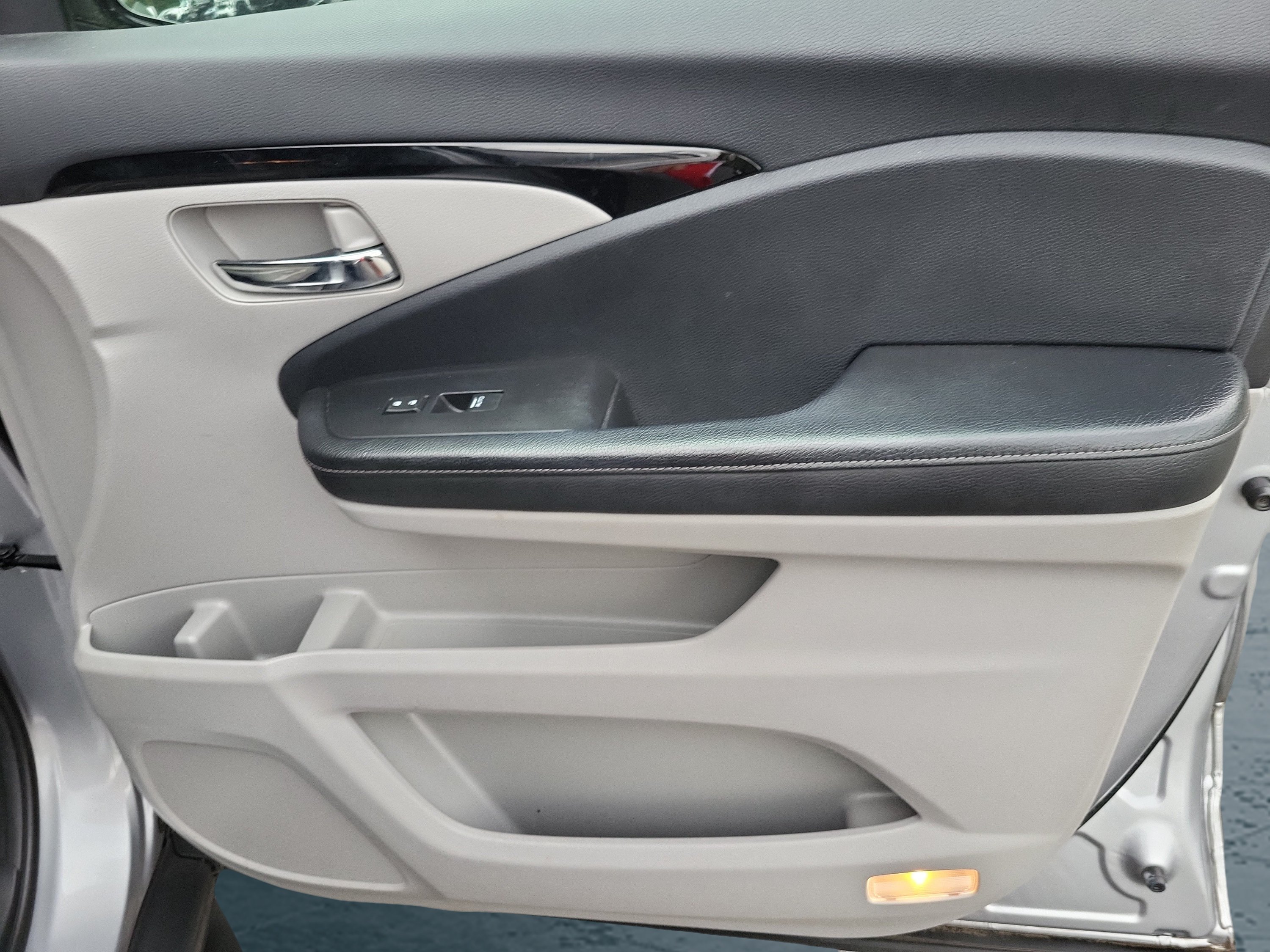 Used 2018 Honda Ridgeline RTL-E image 25