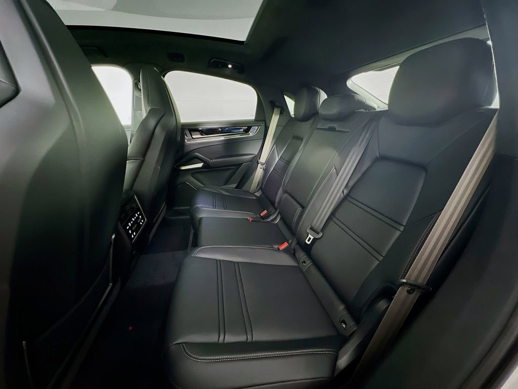 New 2026 Porsche Cayenne Turbo AWD/4WD image 24