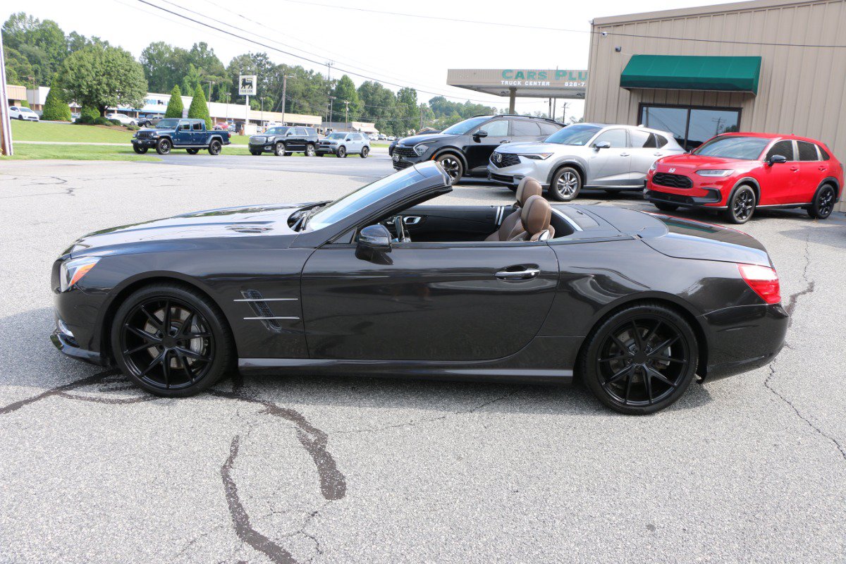 Used 2014 Mercedes-Benz SL 550 image 2