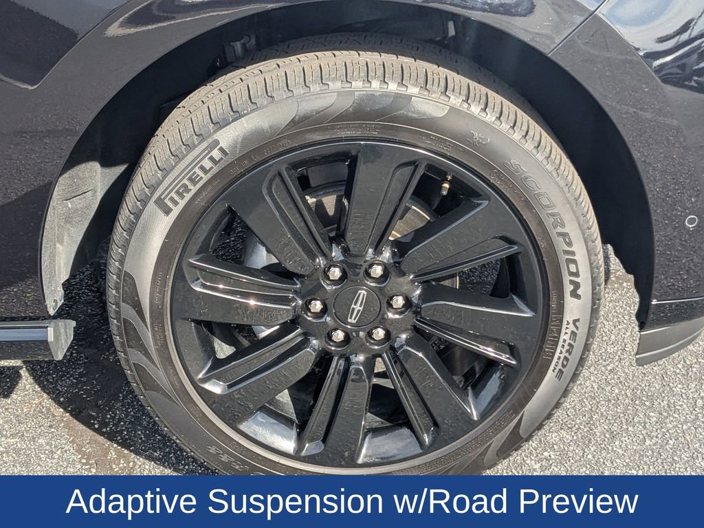 Used 2024 Lincoln Navigator Reserve image 11