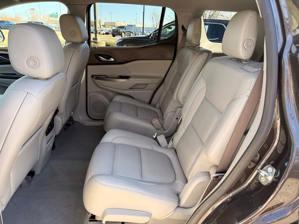 Used 2018 GMC Acadia SLT image 32