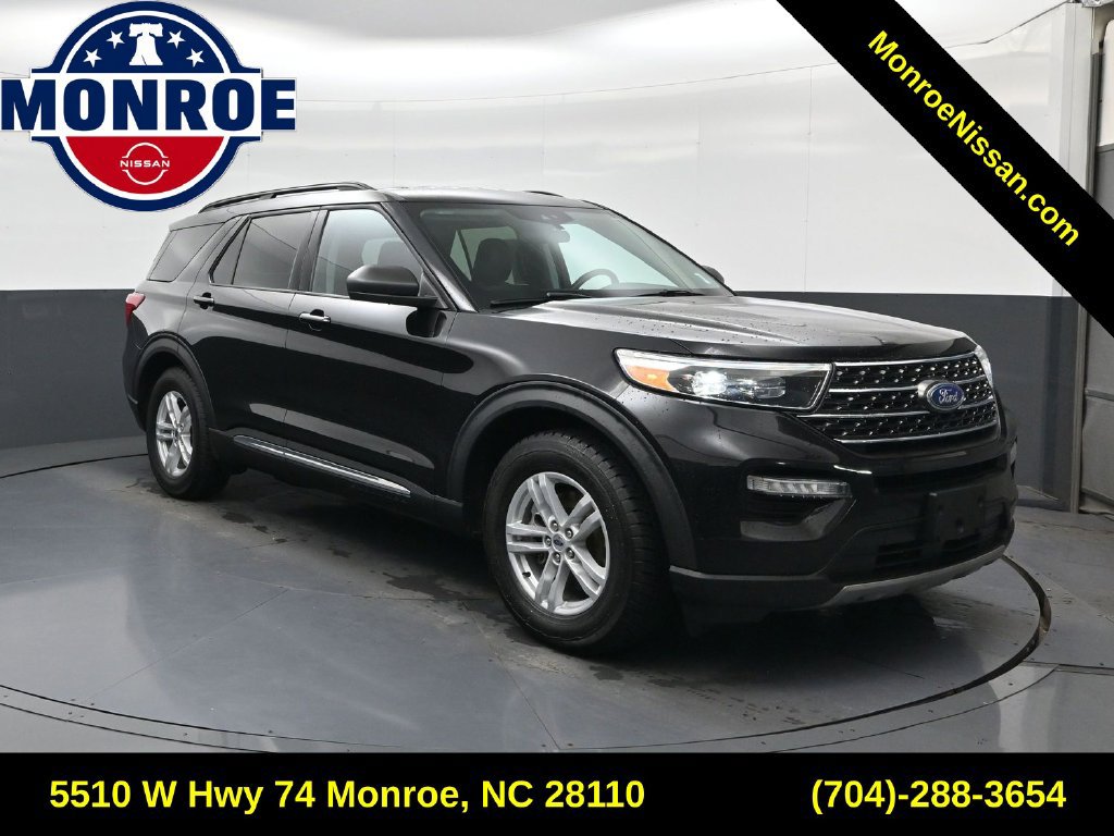 Used 2024 Ford Explorer XLT w/ Equipment Group 202A RWD image 1