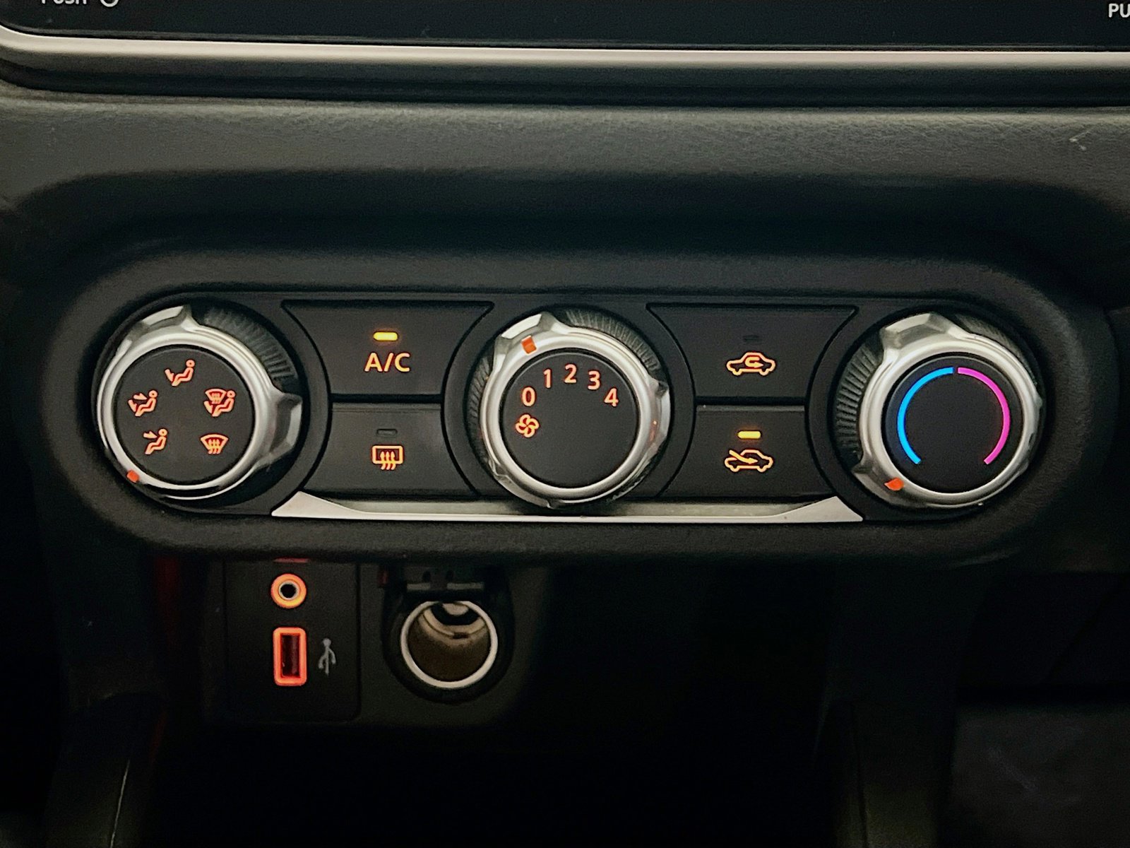 Used 2021 Nissan Versa S FWD image 11