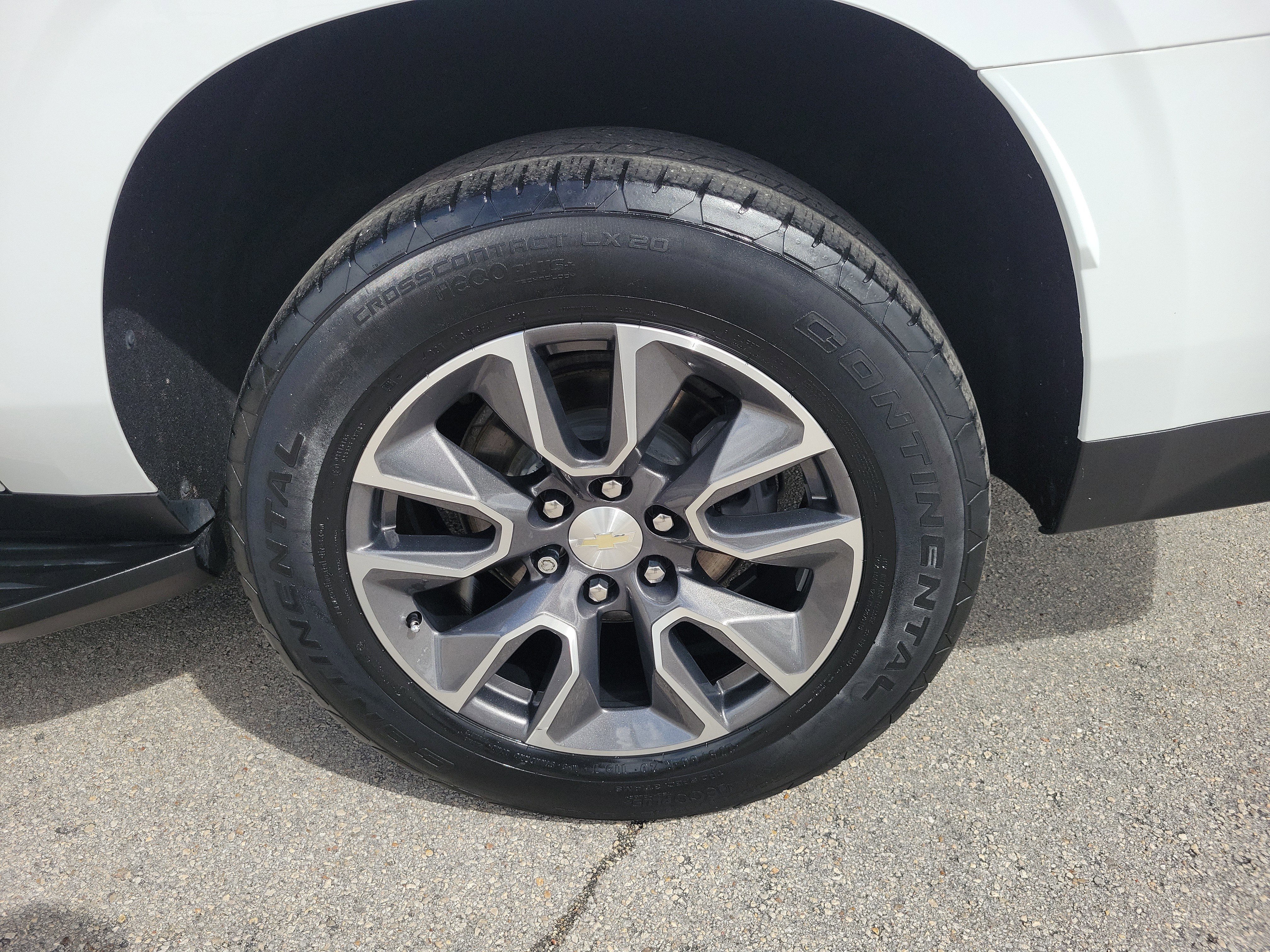 Used 2021 Chevrolet Suburban LT image 26