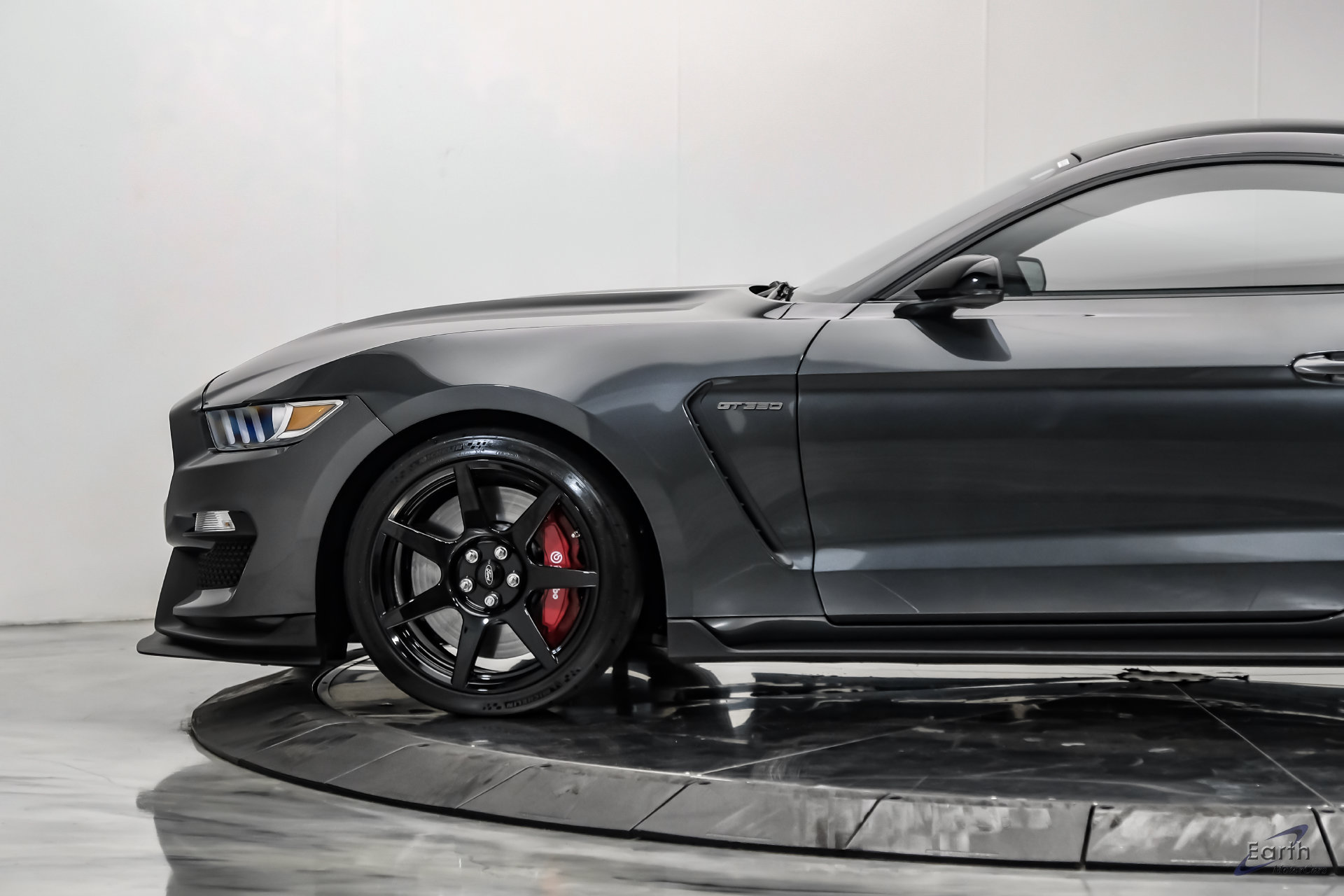 Used 2020 Ford Mustang Shelby GT350R w/ GT350R Equipment Group 920A RWD image 8