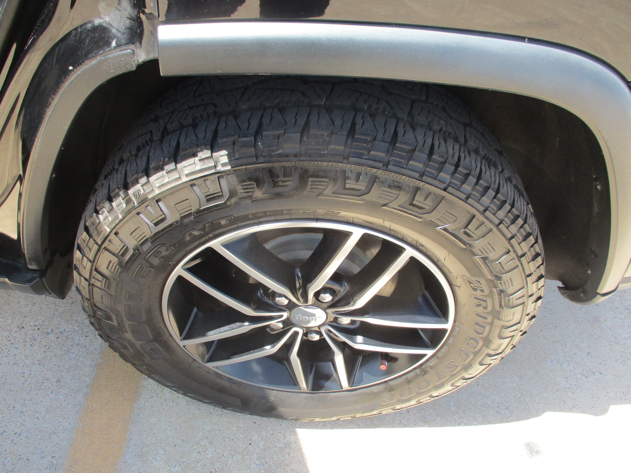 Used 2017 Jeep Grand Cherokee Trailhawk AWD/4WD image 7