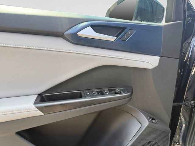 Certified 2024 Volkswagen Taos SE w/ Panoramic Sunroof Package FWD image 10