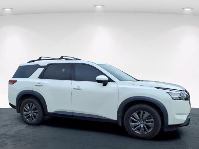Used 2022 Nissan Pathfinder SV AWD/4WD image 13