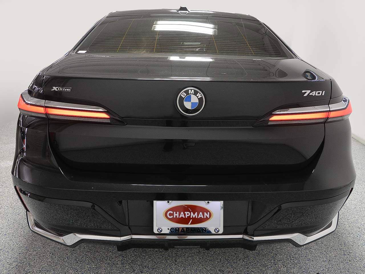 Used 2025 BMW 740i xDrive AWD/4WD image 4