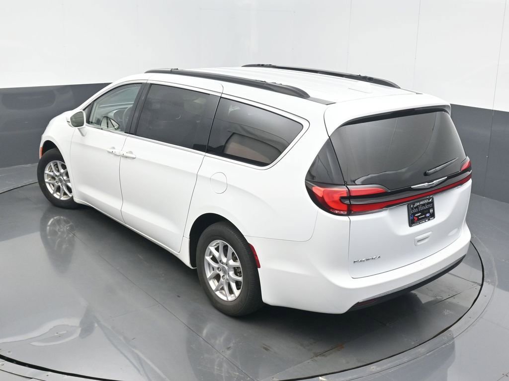 Used 2022 Chrysler Pacifica Touring-L image 38