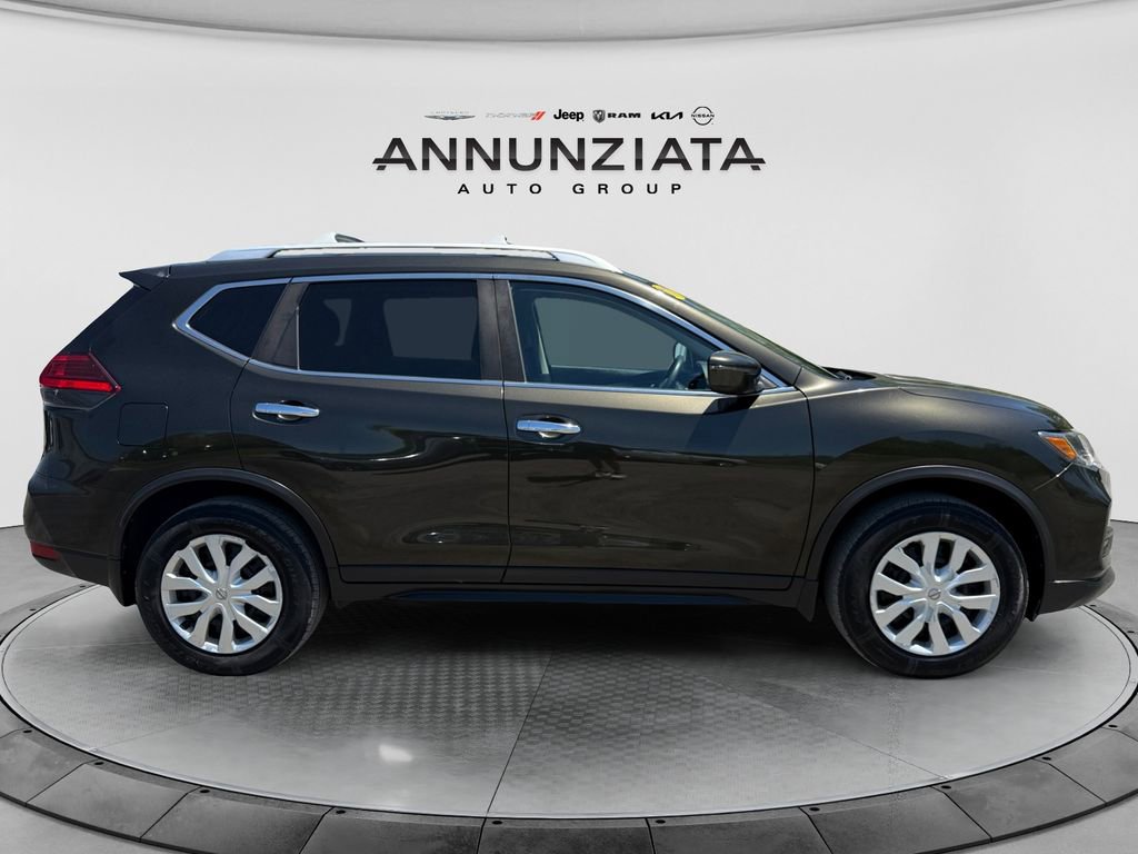 Used 2017 Nissan Rogue S w/ Appearance Package AWD/4WD image 6