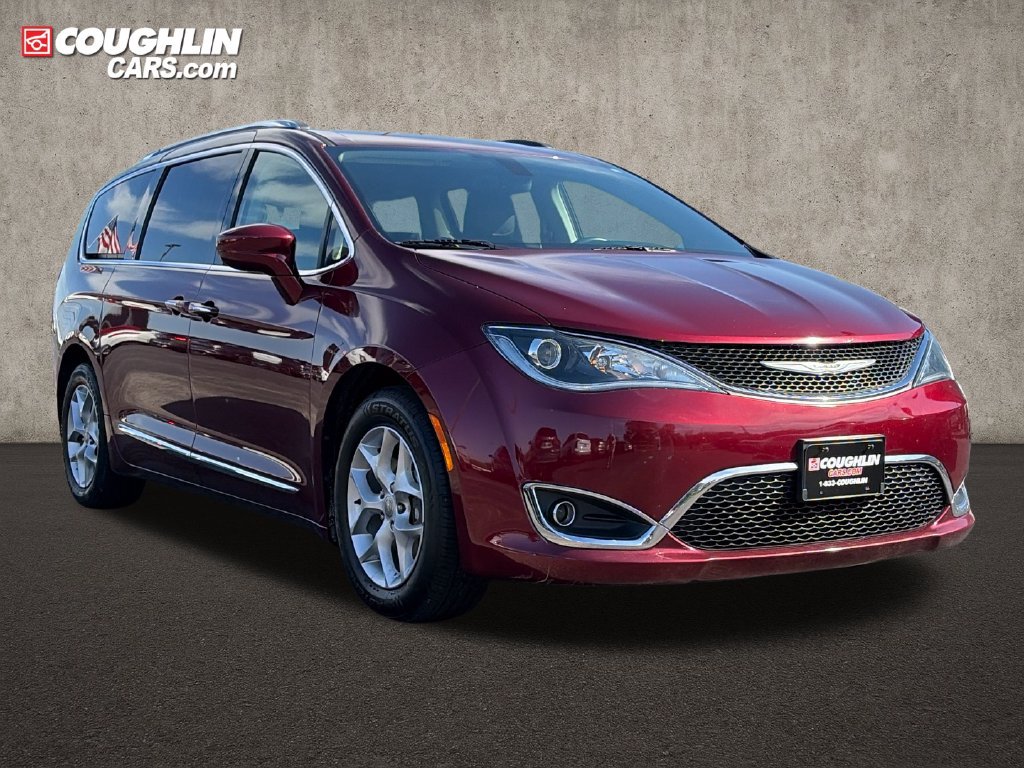 Used 2018 Chrysler Pacifica Touring-L w/ Tire & Wheel Group