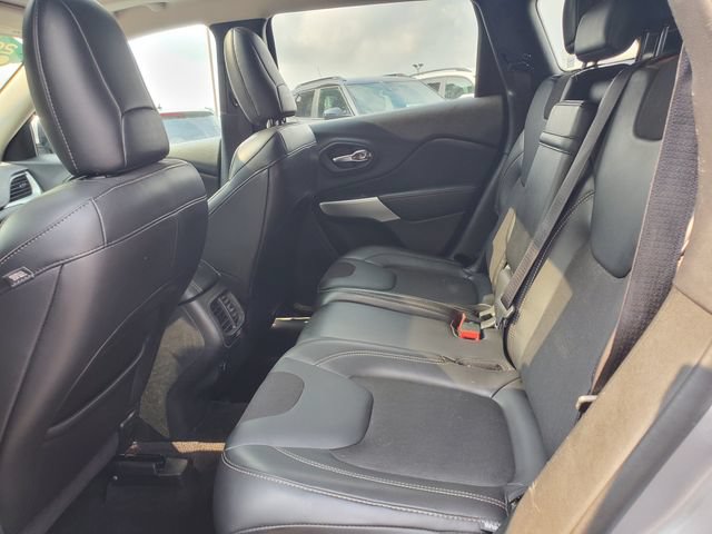 Used 2018 Jeep Cherokee Latitude Plus w/ Comfort/Convenience Group AWD/4WD image 12