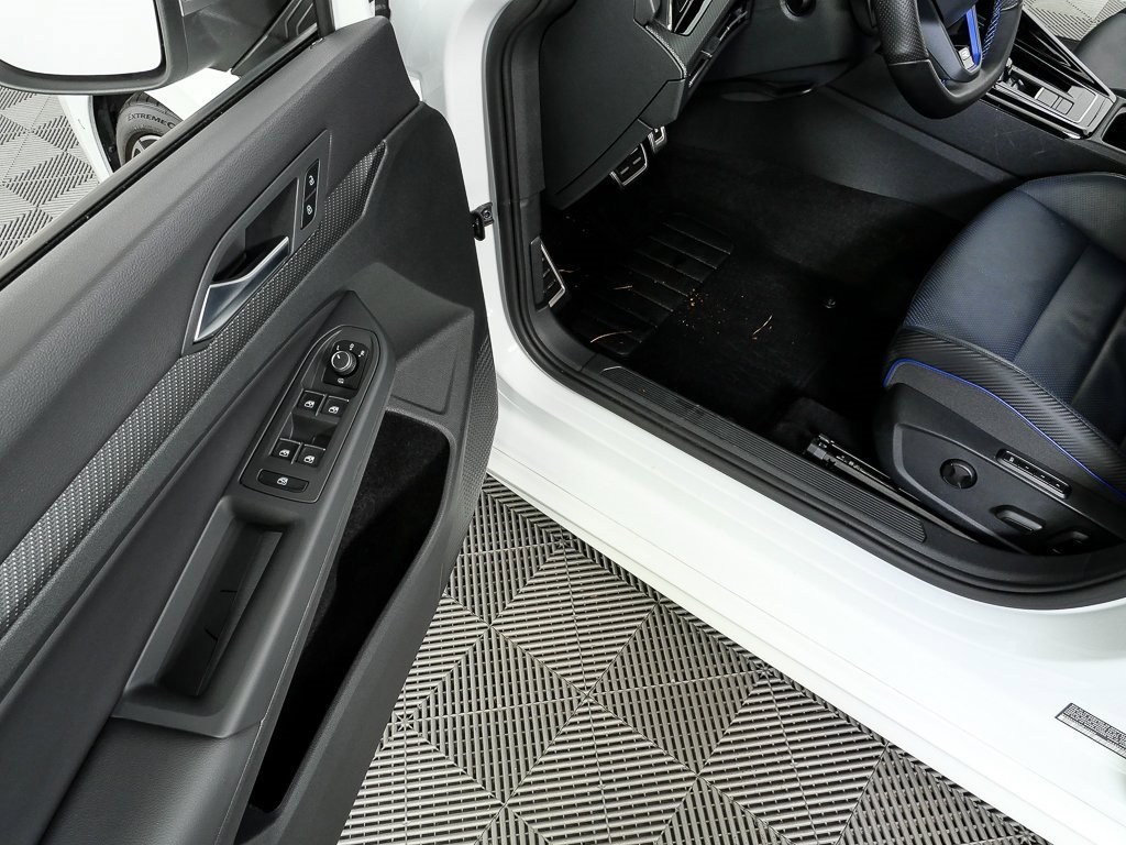 Used 2023 Volkswagen Golf R image 7