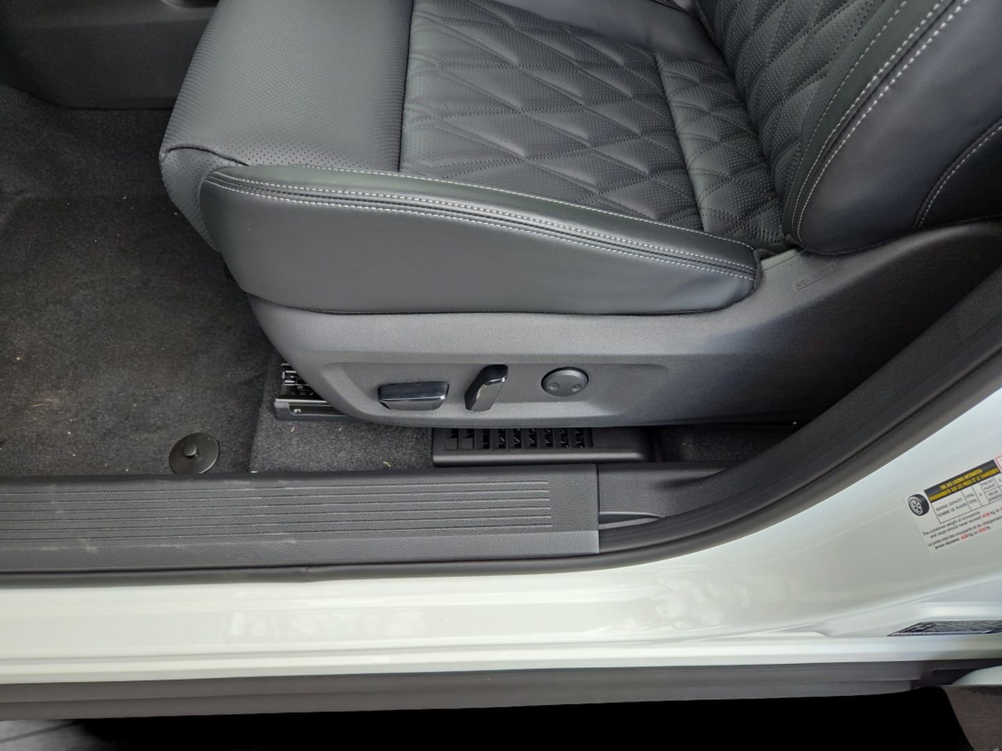 New 2026 Nissan Rogue Platinum w/ Platinum Premium Package AWD/4WD image 32