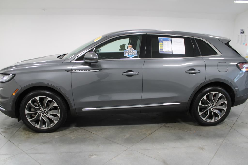 Used 2022 Lincoln Nautilus Reserve w/ Equipment Group 201A image 6