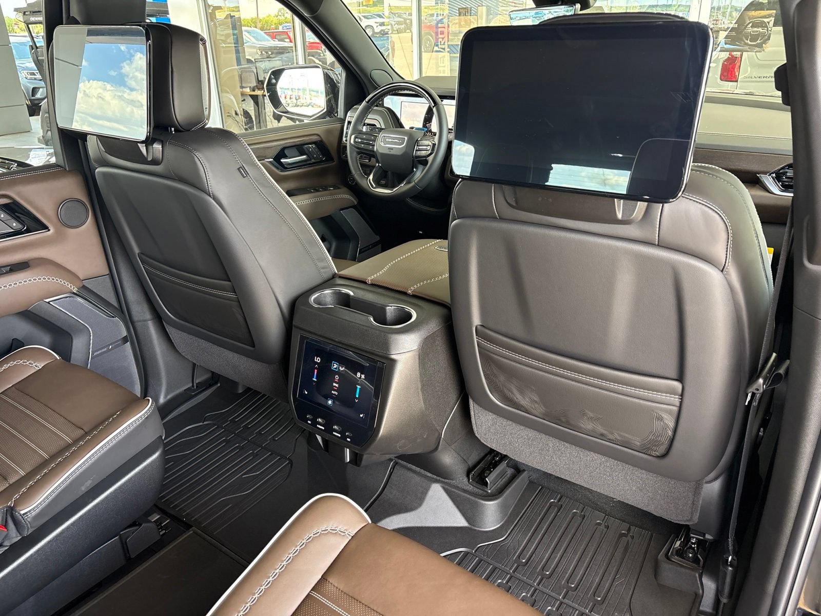 New 2026 GMC Yukon XL Denali Ultimate w/ LPO, Floor Liner Package AWD/4WD image 26