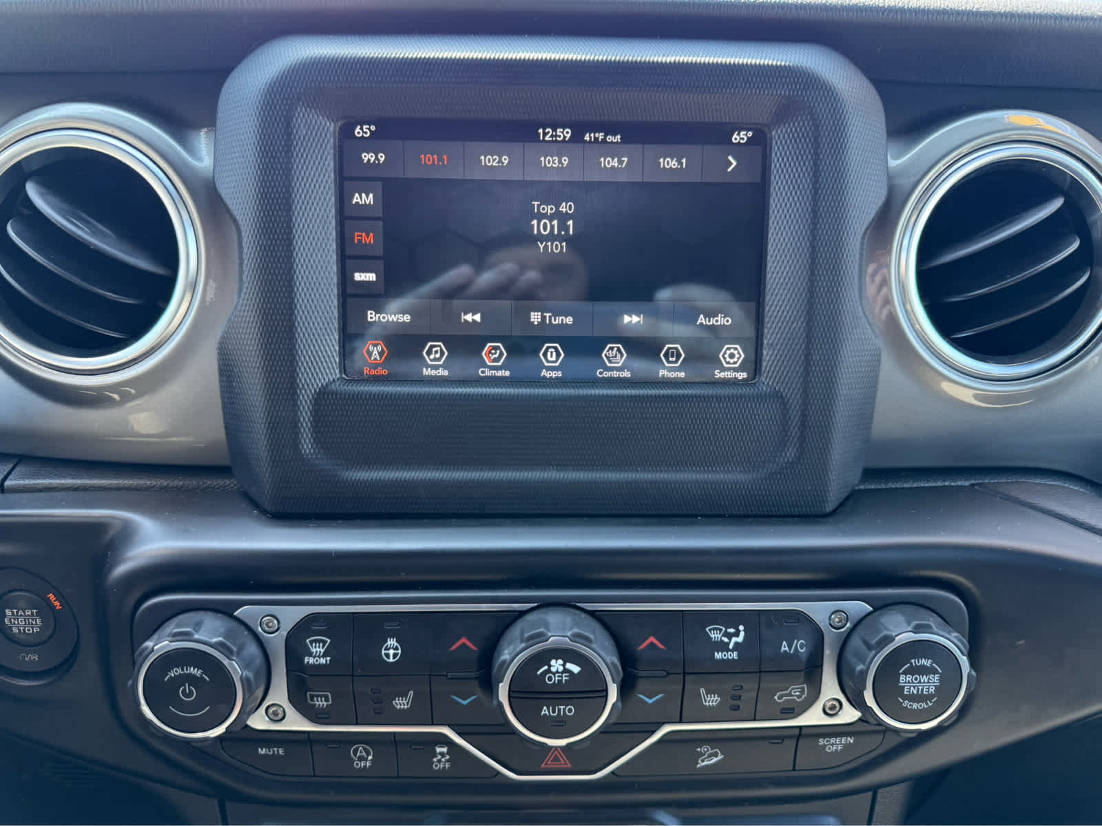 Used 2021 Jeep Wrangler Unlimited Sahara w/ Cold Weather Group image 19