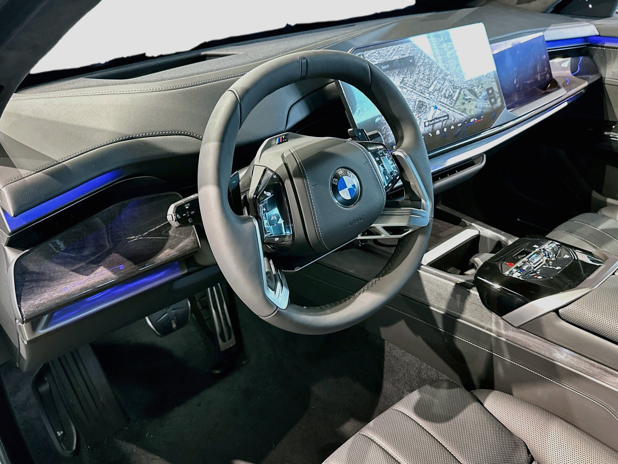 New 2027 BMW 740i w/ Executive Package RWD image 7