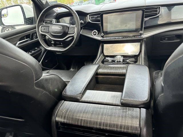 Used 2022 Jeep Wagoneer Series III w/ Premium Group I AWD/4WD image 39