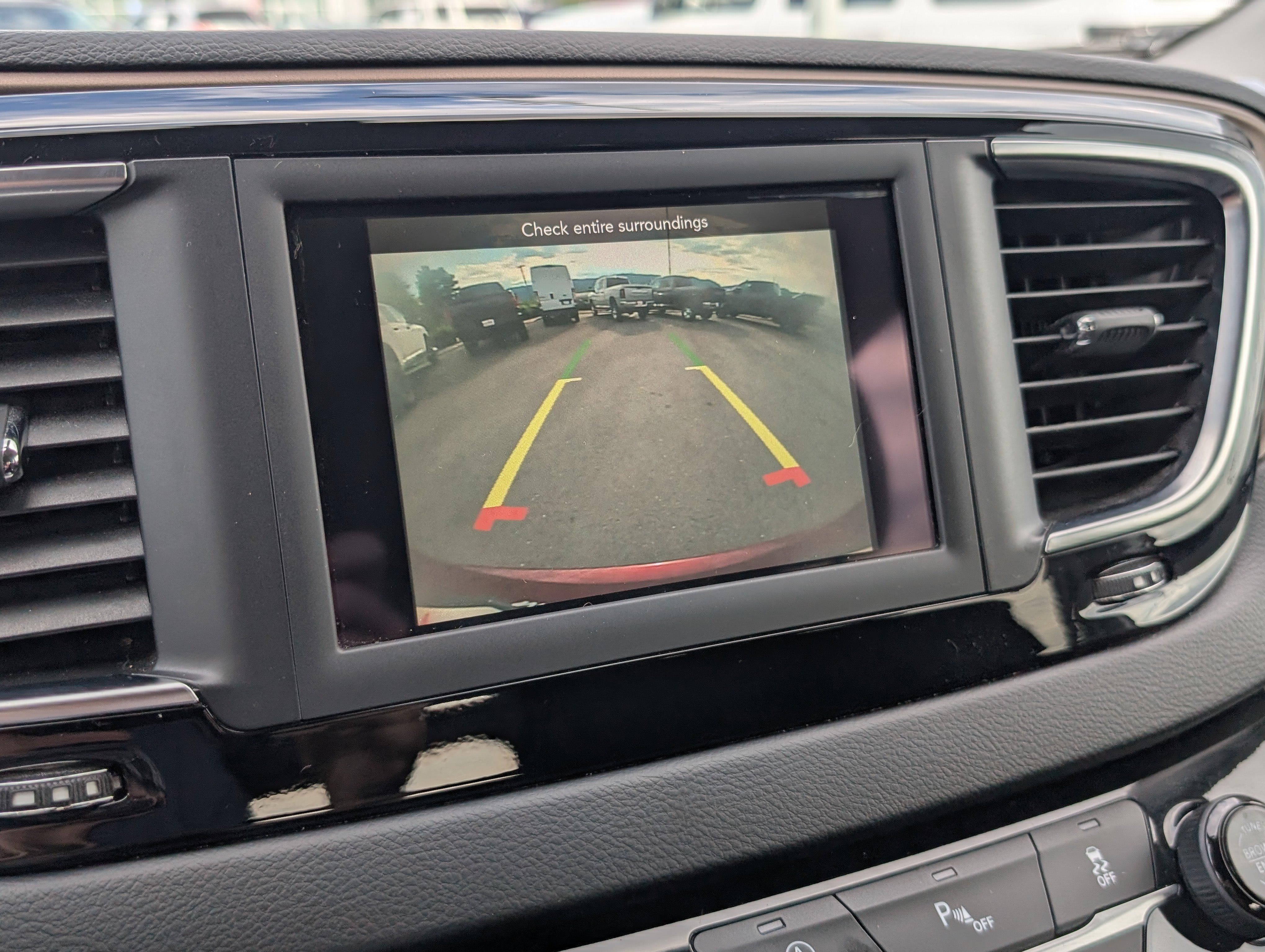 Used 2019 Chrysler Pacifica LX FWD image 16