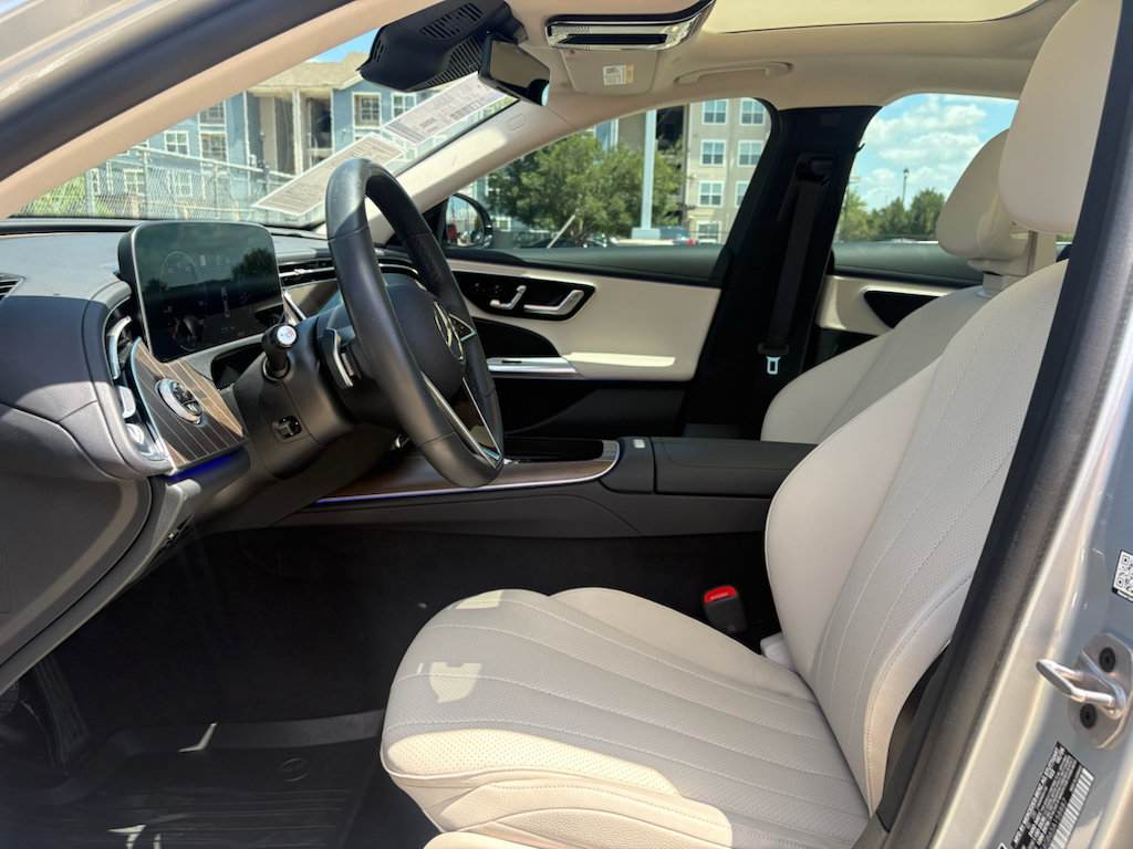 Used 2025 Mercedes-Benz E 350 Sedan image 10