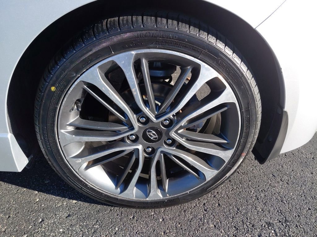 Used 2016 Hyundai Veloster Turbo image 15