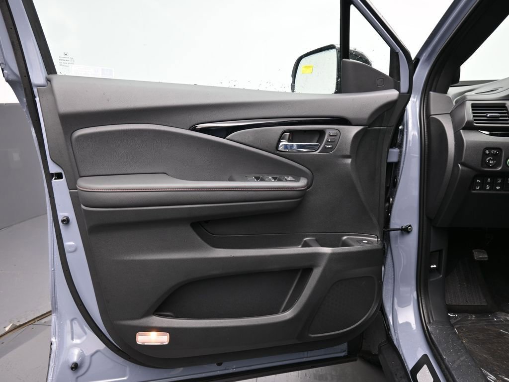 New 2026 Honda Ridgeline Black Edition image 16