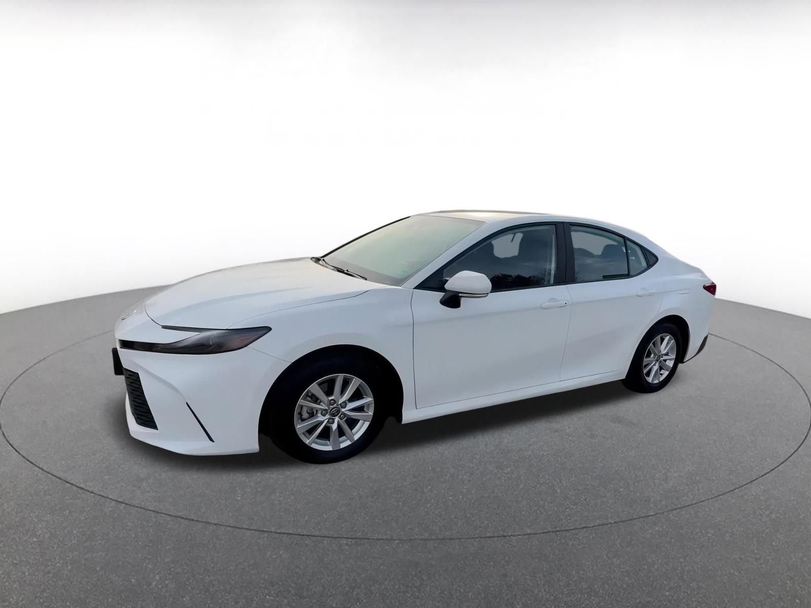 Used 2025 Toyota Camry LE image 8