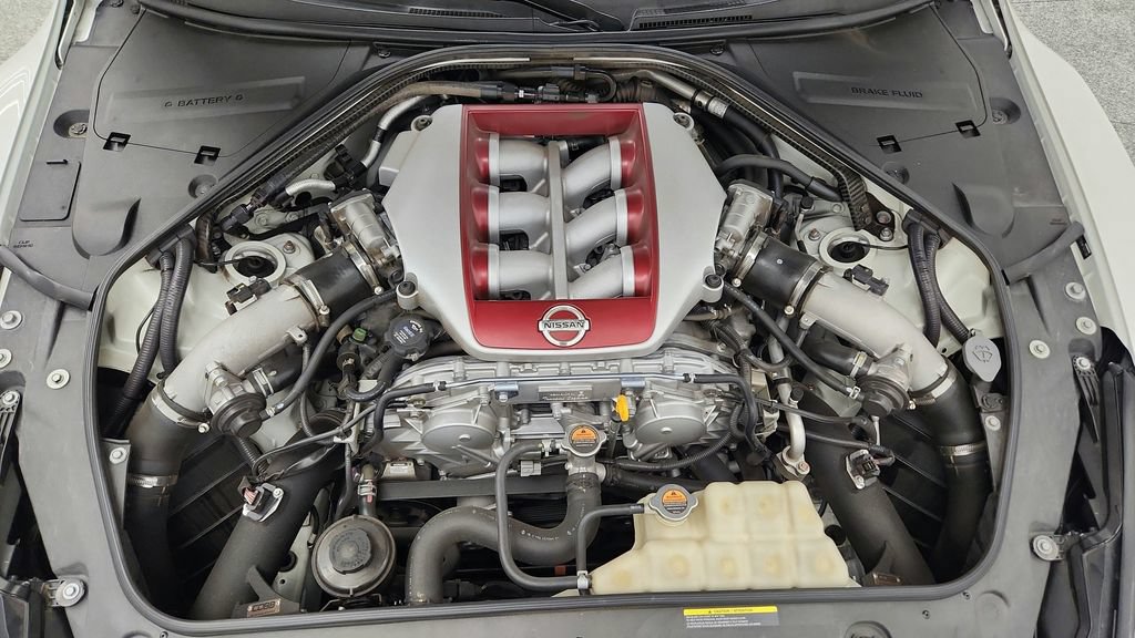 Used 2019 Nissan GT-R AWD/4WD image 48