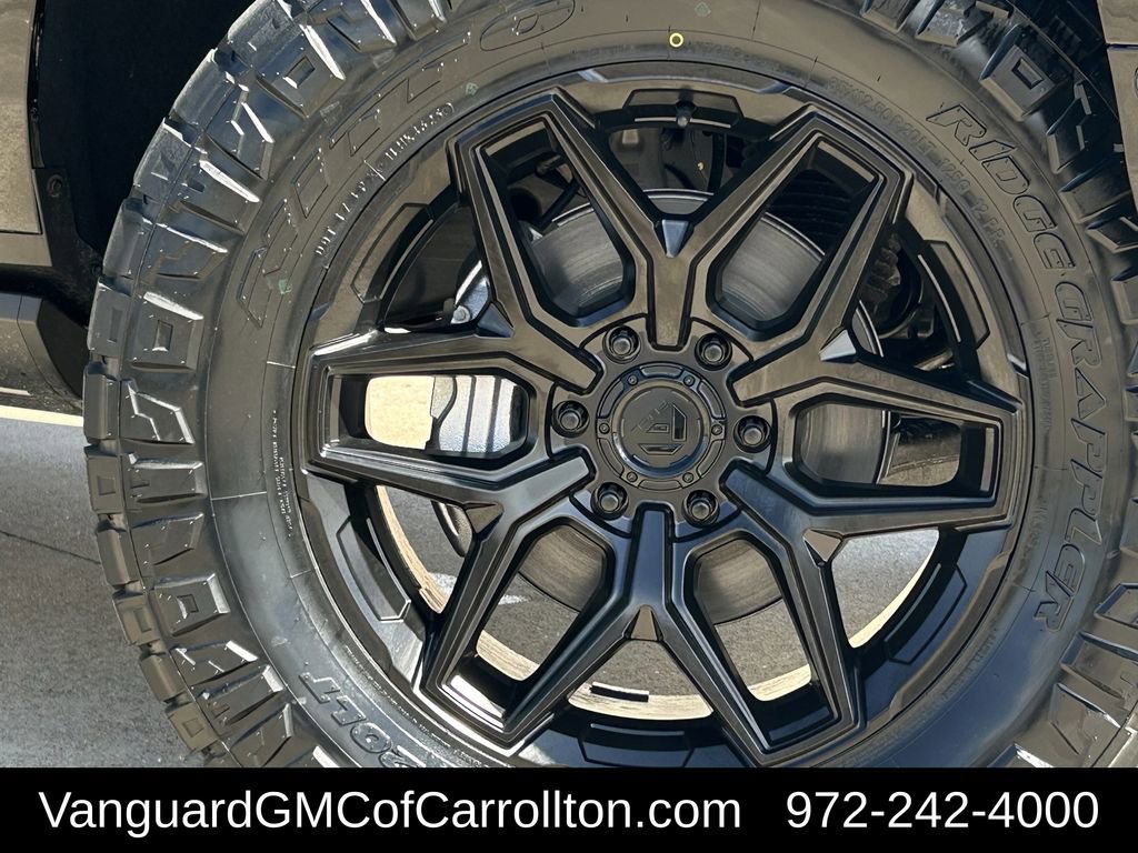 New 2026 GMC Yukon AT4 Ultimate w/ LPO, Floor Liner Package image 9