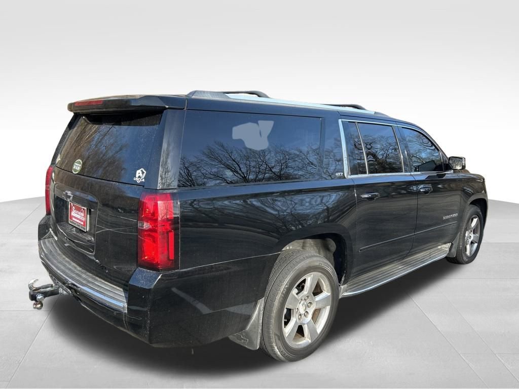 Used 2016 Chevrolet Suburban LTZ image 5