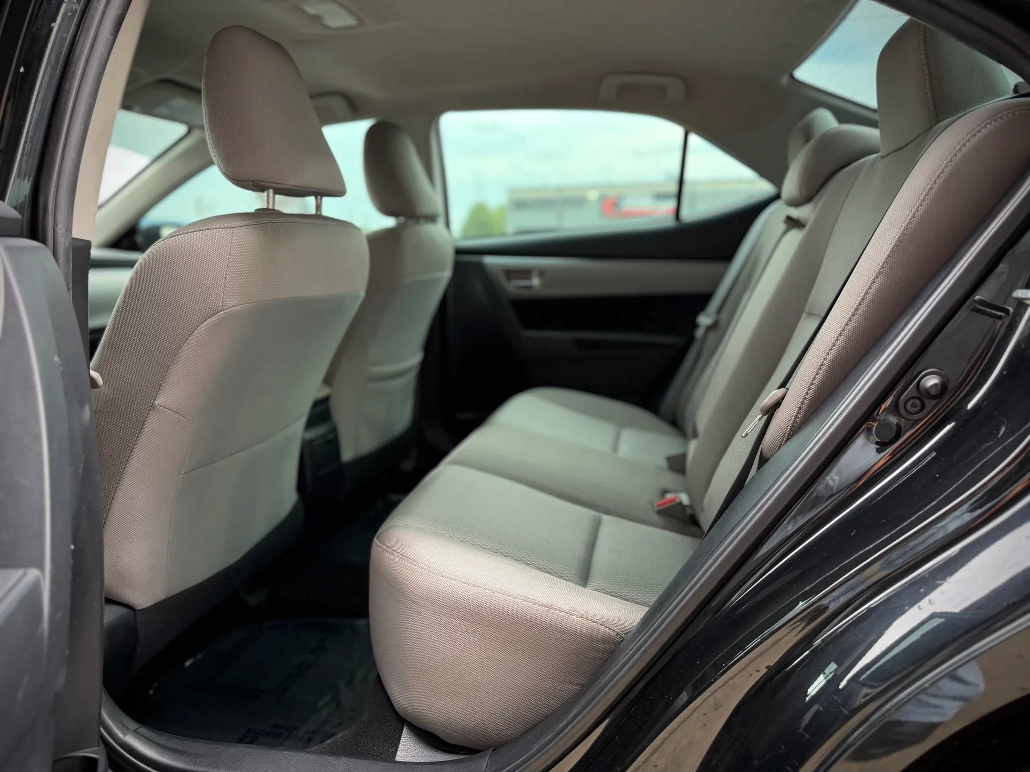 Used 2016 Toyota Corolla LE FWD image 15