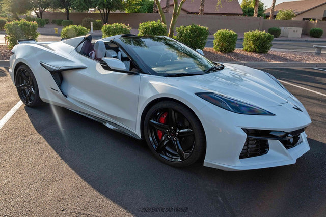 Used 2025 Chevrolet Corvette E-Ray AWD/4WD image 12