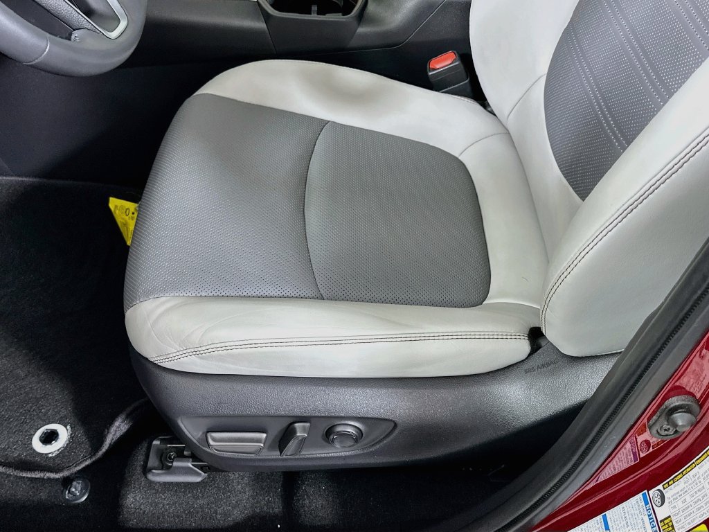Used 2022 Toyota RAV4 Limited AWD/4WD image 19