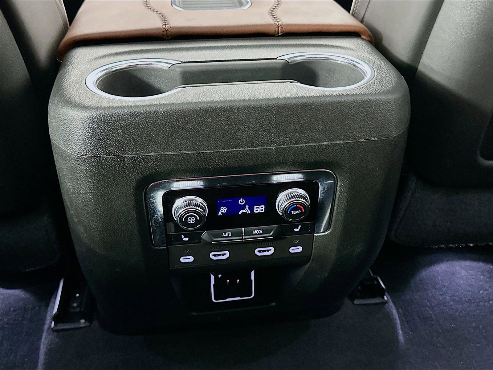 Used 2023 GMC Yukon XL Denali Ultimate image 28