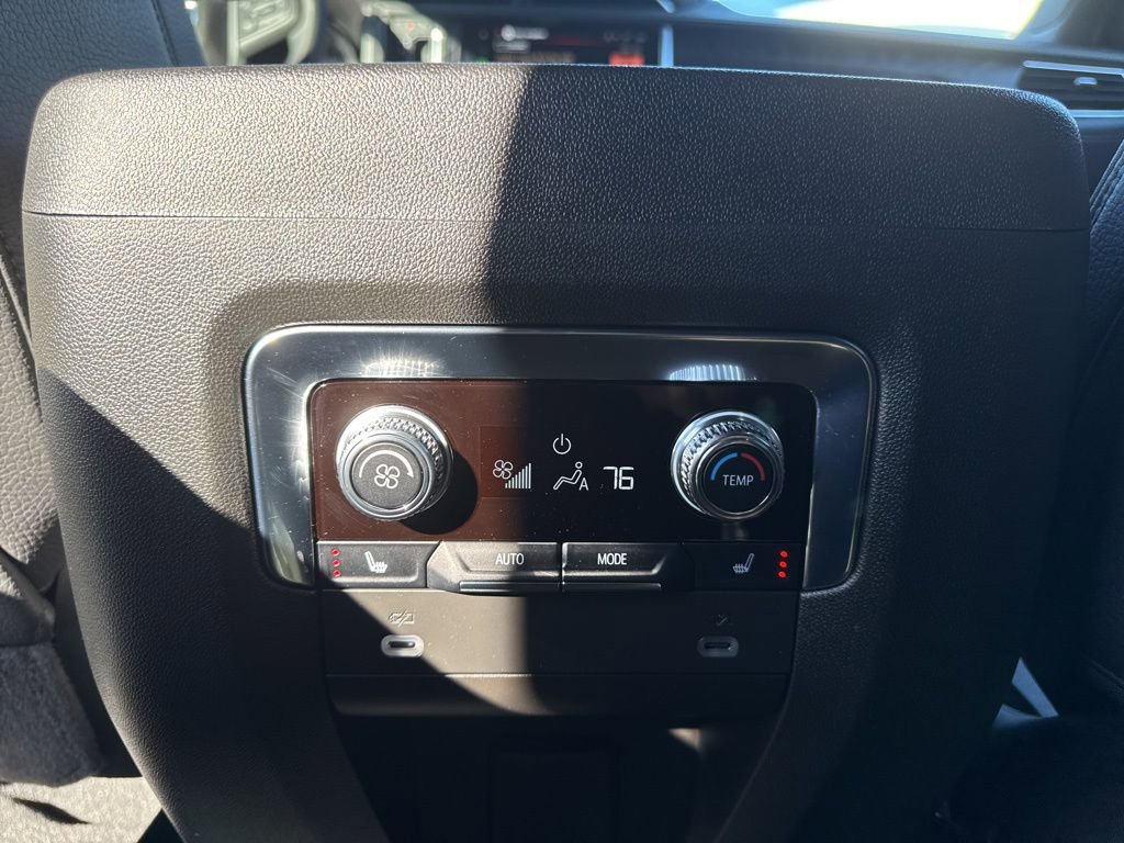 Used 2024 GMC Yukon Denali image 15