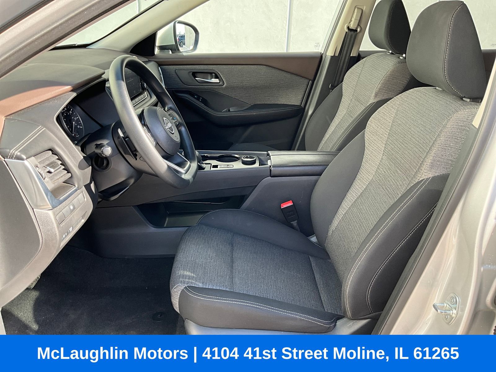 Used 2023 Nissan Rogue SV AWD/4WD image 2