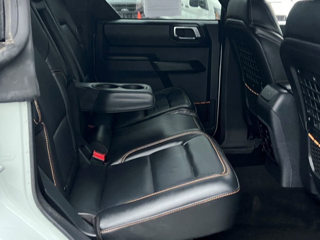 Used 2024 Ford Bronco Badlands image 16