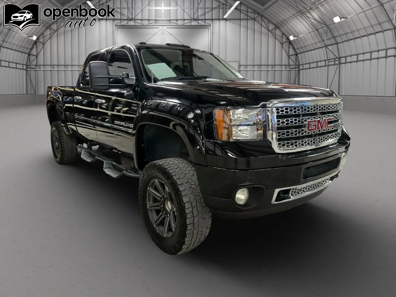 Used 2013 GMC Sierra 2500 Denali w/ Suspension Package, Off-Road AWD/4WD image 3