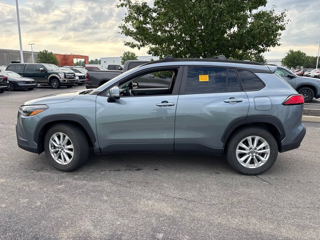 Used 2022 Toyota Corolla Cross LE AWD/4WD image 4