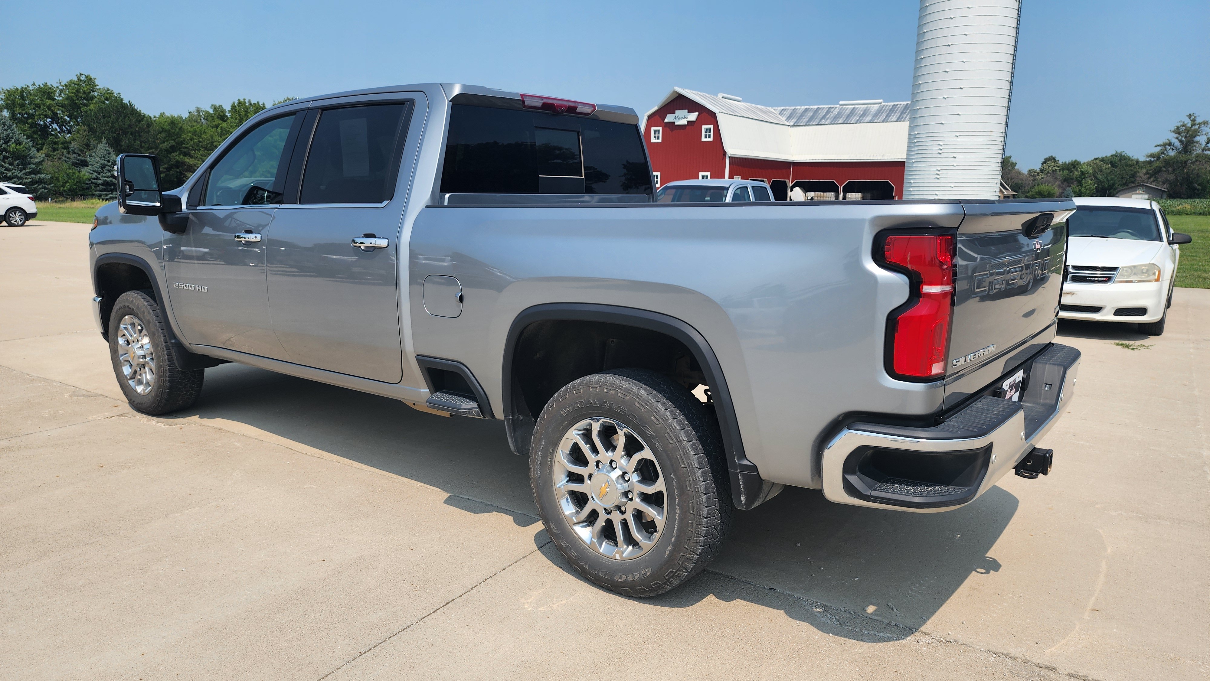 Certified 2026 Chevrolet Silverado 2500 LTZ w/ LTZ Convenience Package AWD/4WD image 6