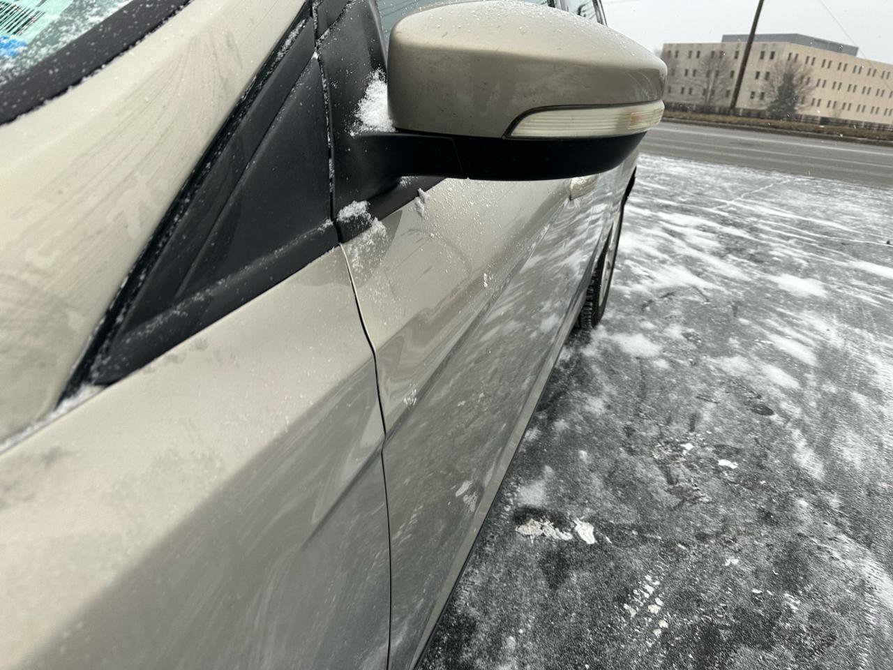 Used 2016 Ford Focus SE w/ SE Cold Weather Package image 17