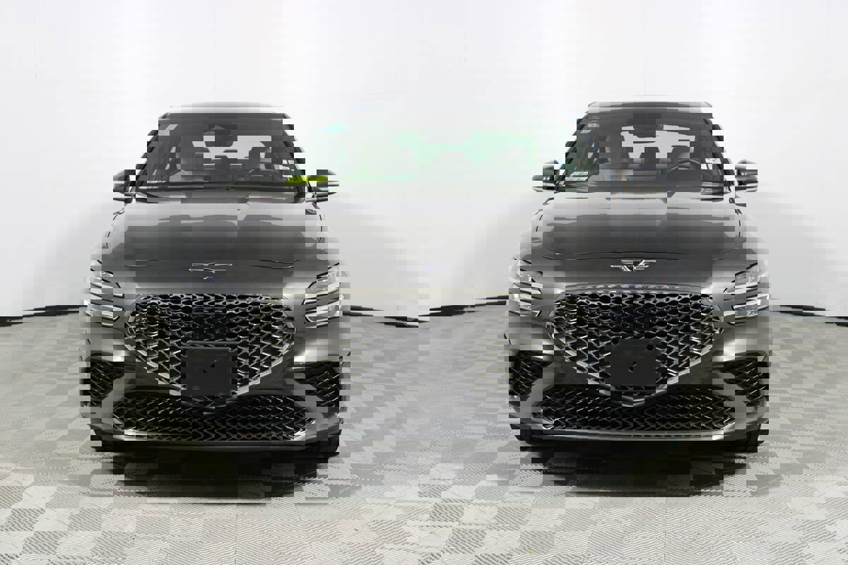 Used 2025 Genesis G70 2.5T image 27