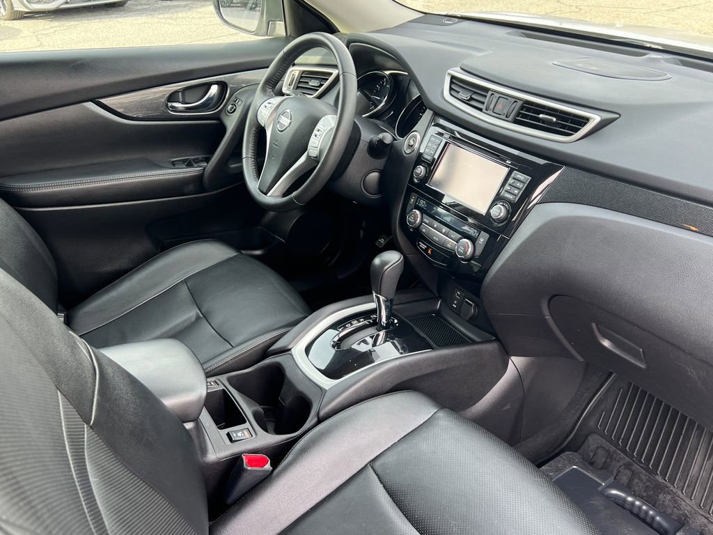 Used 2016 Nissan Rogue SL image 12