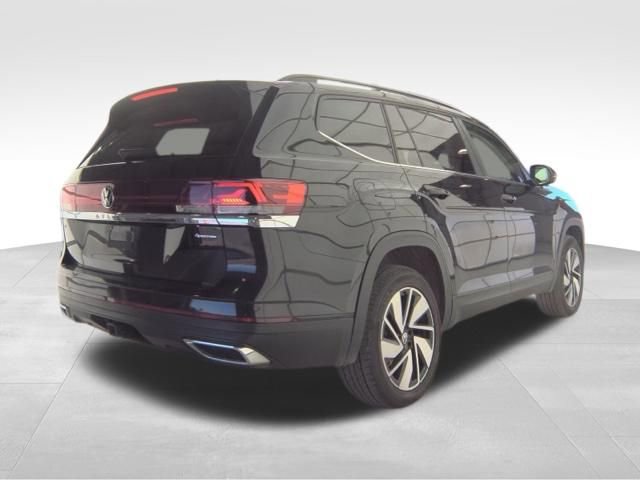 Used 2025 Volkswagen Atlas SE image 8