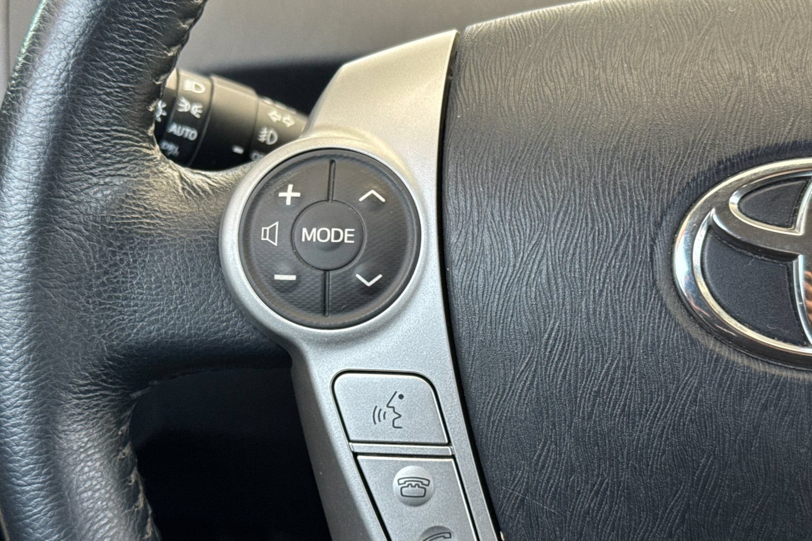 Used 2013 Toyota Prius Five FWD image 29