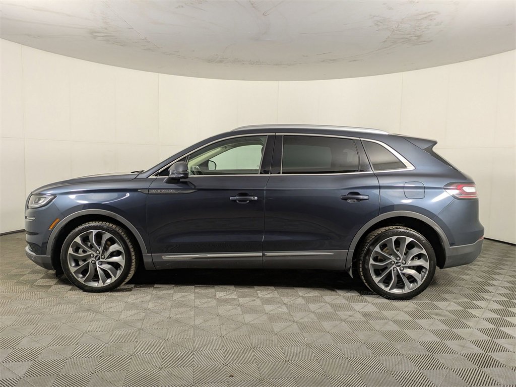 Used 2022 Lincoln Nautilus Reserve image 2