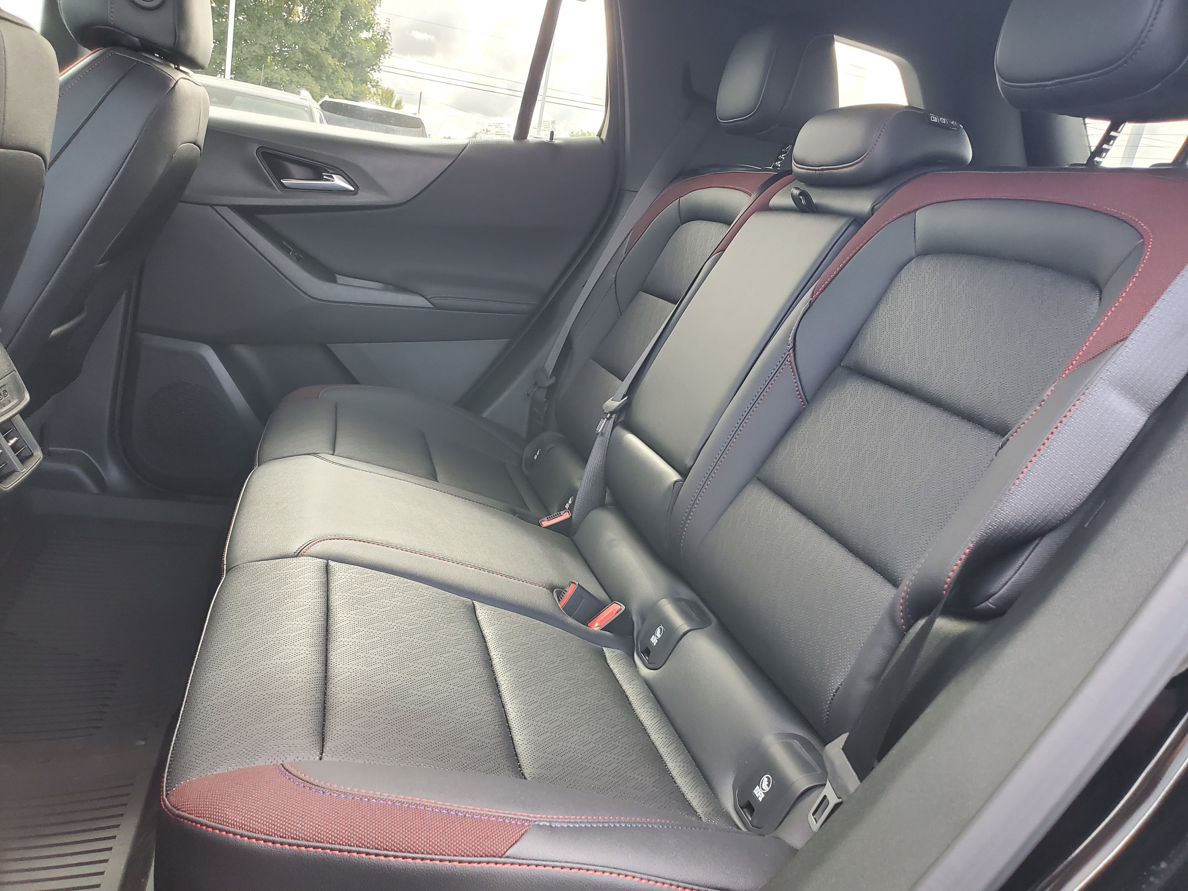 New 2026 Chevrolet Equinox RS w/ LPO, Floor Liner Package FWD image 23